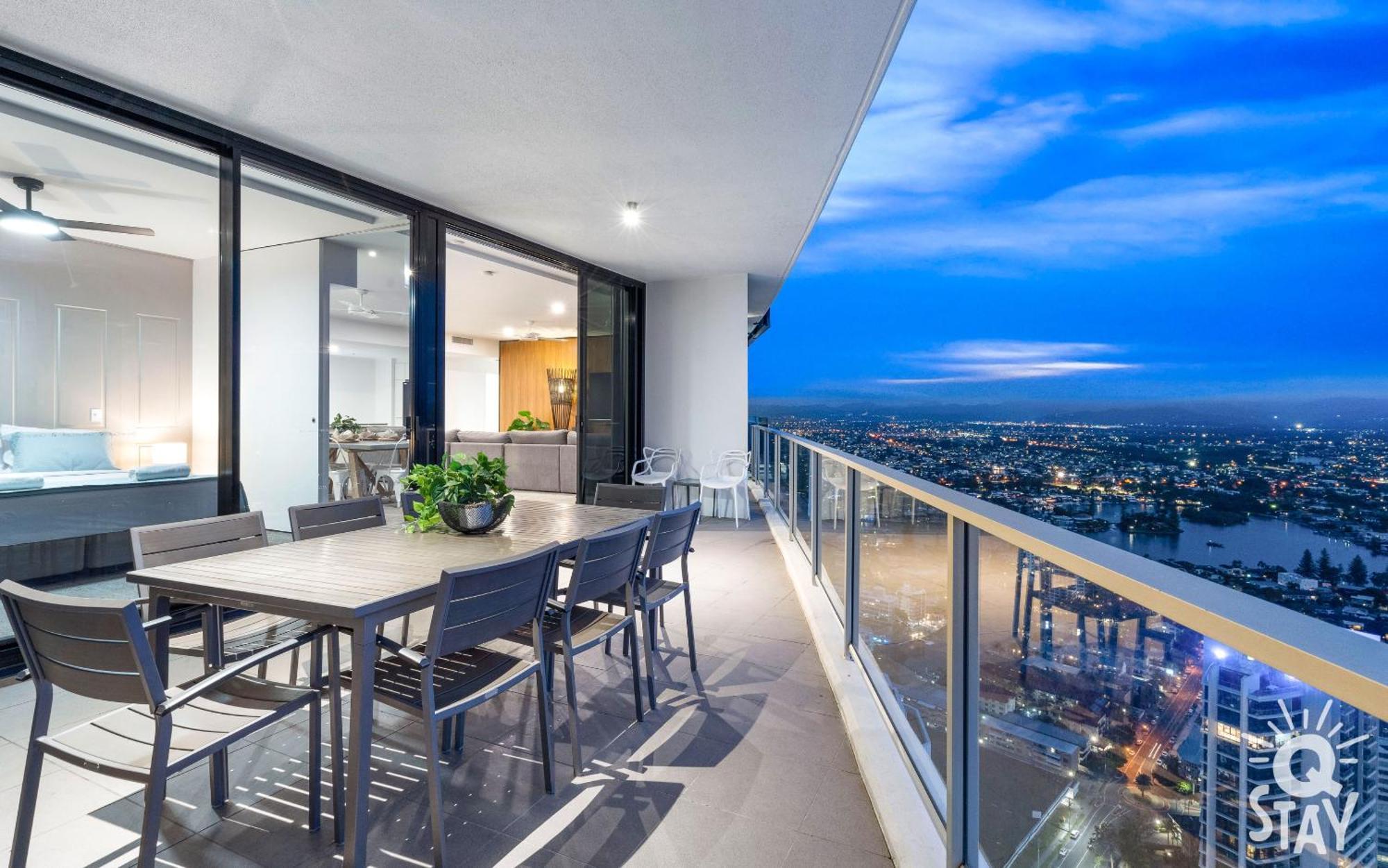 Circle On Cavill Surfers Paradise Mid Week Madness Deal - Q Stay Gold Coast Bagian luar foto