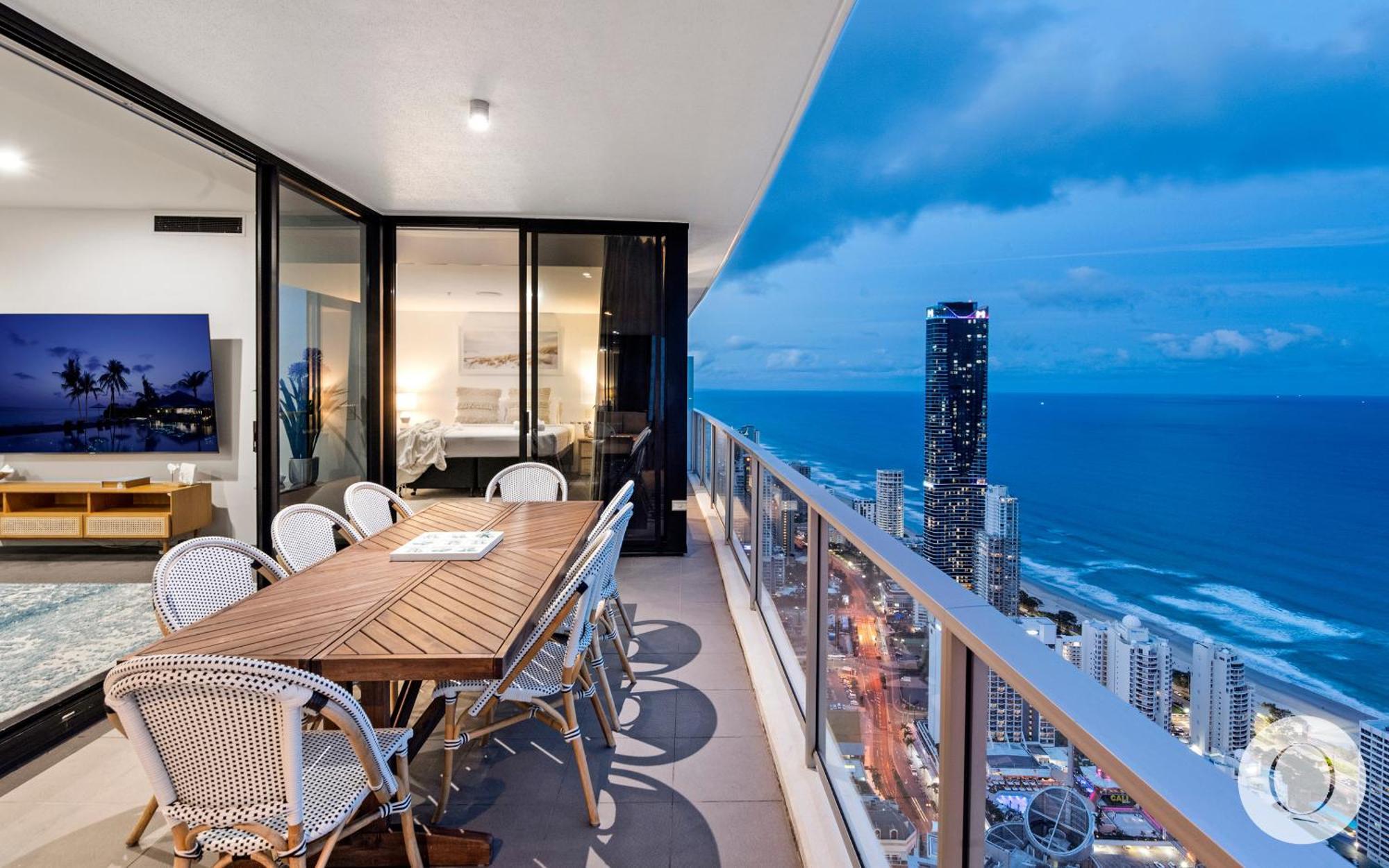 Circle On Cavill Surfers Paradise Mid Week Madness Deal - Q Stay Gold Coast Bagian luar foto