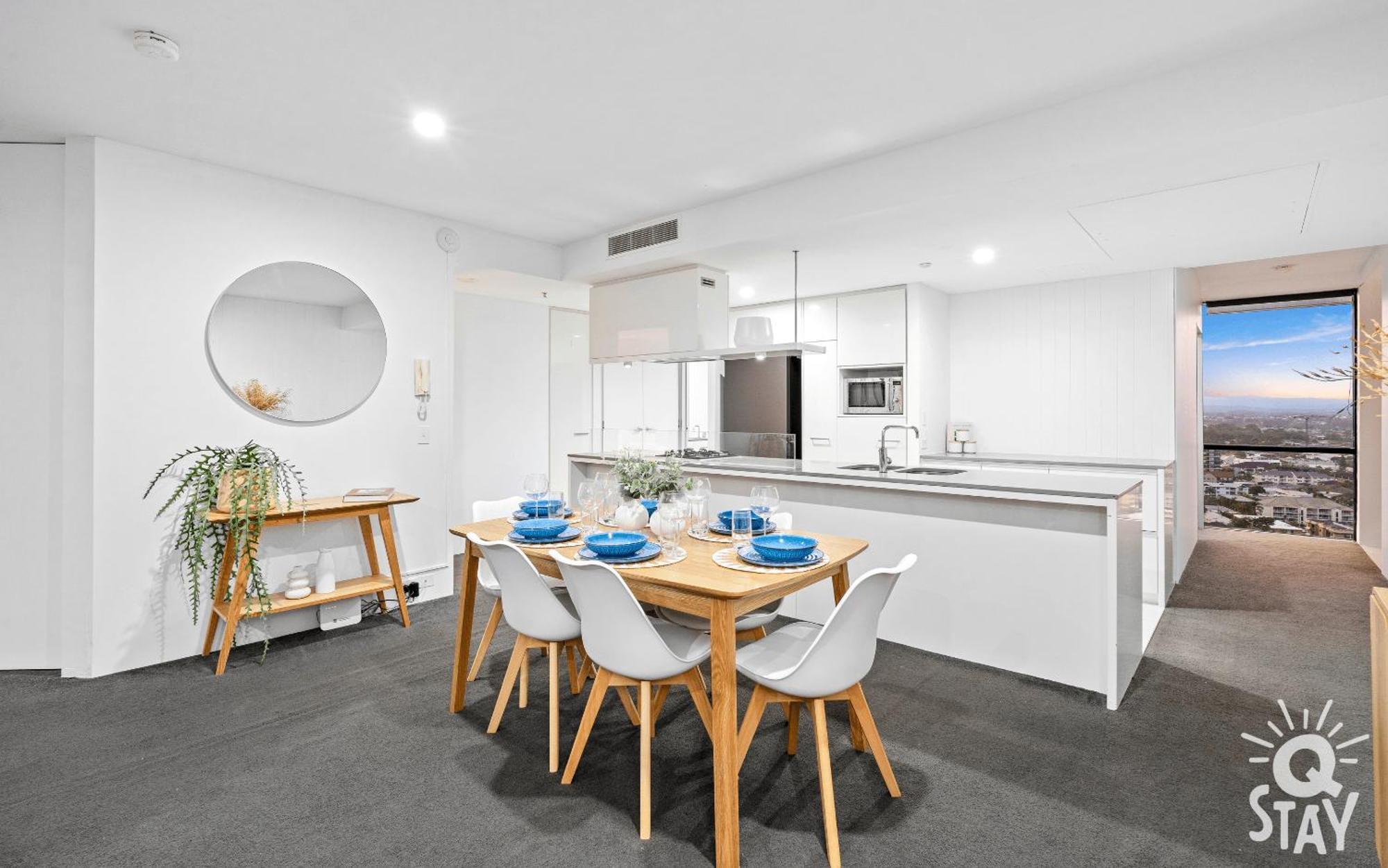 Circle On Cavill Surfers Paradise Mid Week Madness Deal - Q Stay Gold Coast Bagian luar foto