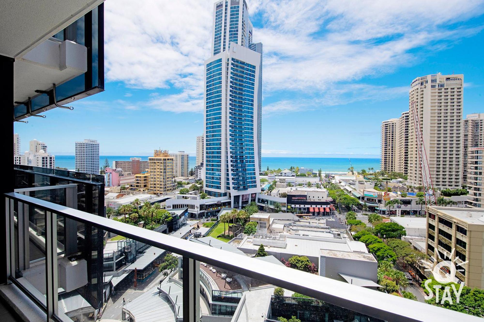 Circle On Cavill Surfers Paradise Mid Week Madness Deal - Q Stay Gold Coast Bagian luar foto