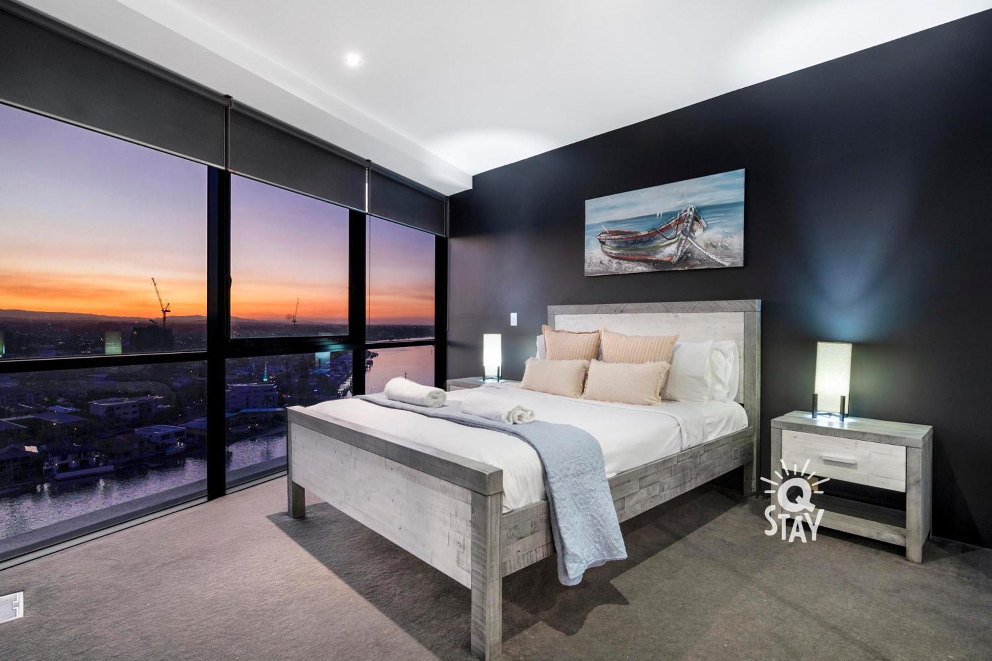 Circle On Cavill Surfers Paradise Mid Week Madness Deal - Q Stay Gold Coast Bagian luar foto