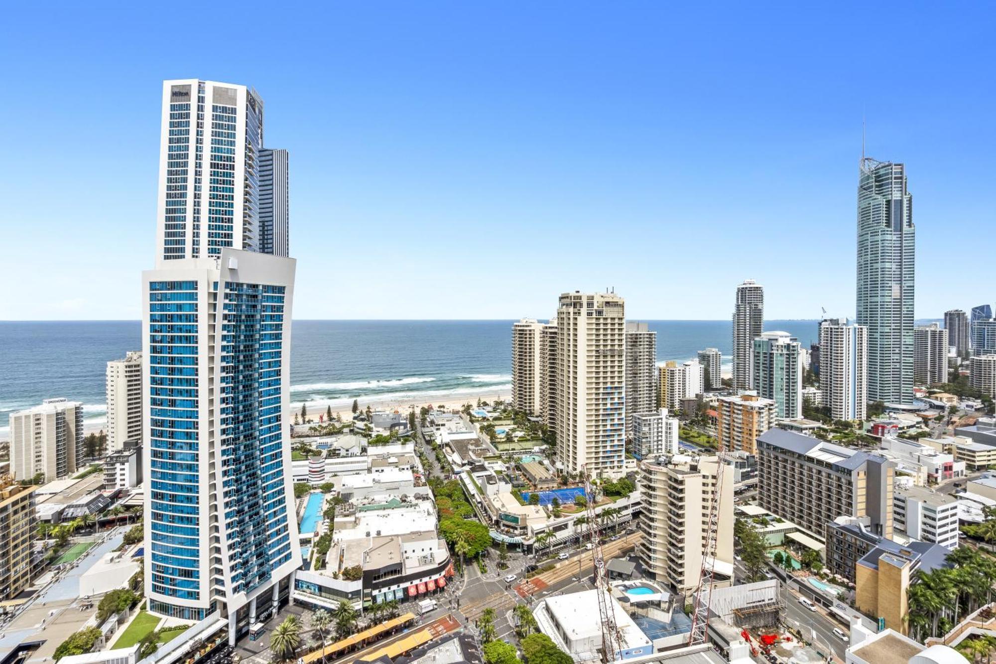 Circle On Cavill Surfers Paradise Mid Week Madness Deal - Q Stay Gold Coast Bagian luar foto